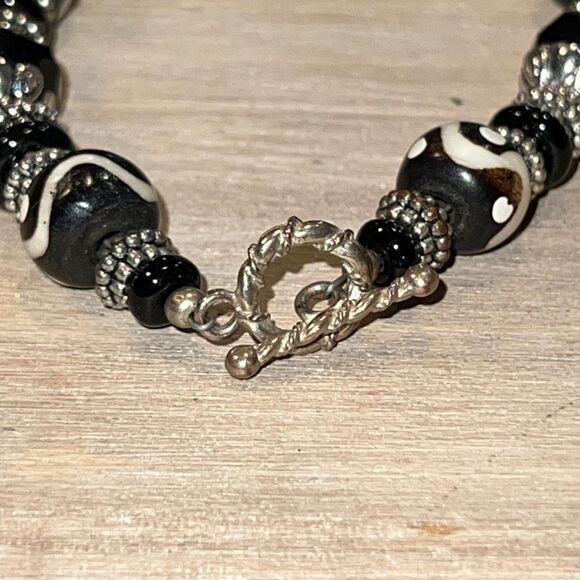 Bohemian Black & White African Tribal Bracelet - Picture 6 of 6